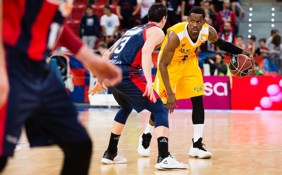 Una gran remontada del equipo de Ibon Navarro quedó en nada cuando no se pitó una clara falta a Clevin Hannah en el triple que buscaba la victoria