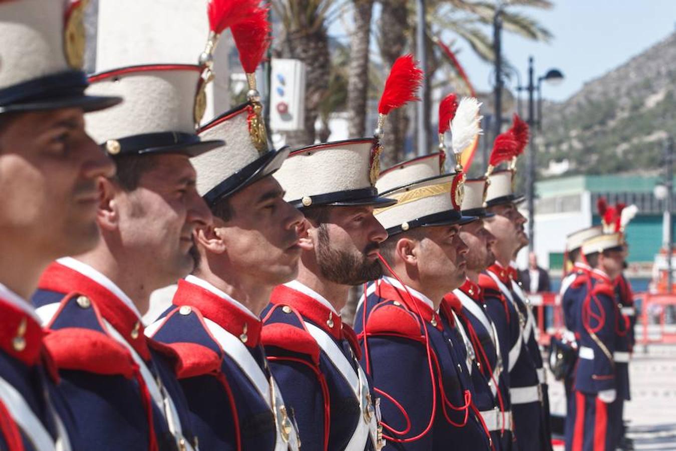 Desfiles, jura de bandera y pólvra para honrar a los héroes artilleros