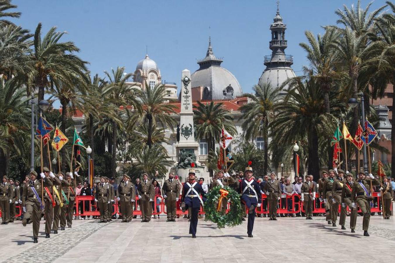 Desfiles, jura de bandera y pólvra para honrar a los héroes artilleros