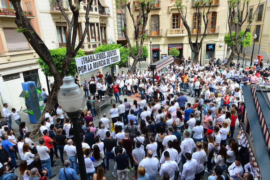 Cientos de trabajadores del sector de la hostelería se manifestaron en Santa Catalina bajo el lema «¡Trabajemos juntos por la Murcia de todos!»