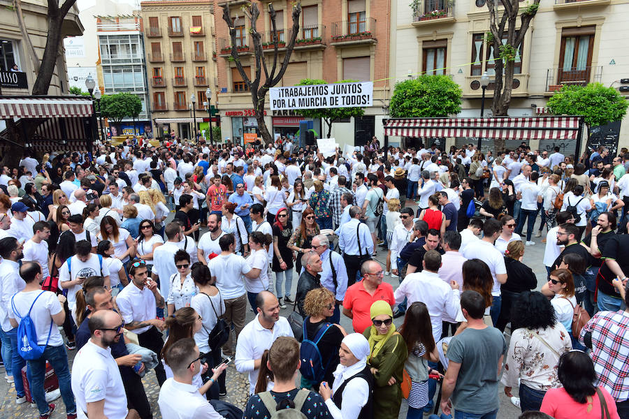 Cientos de trabajadores del sector de la hostelería se manifestaron en Santa Catalina bajo el lema «¡Trabajemos juntos por la Murcia de todos!»