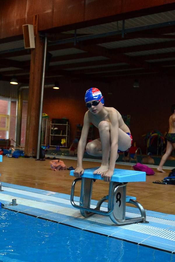 Este club de natación evitó su desaparición en 2011 gracias a que las madres de los deportistas asumieron la junta directiva