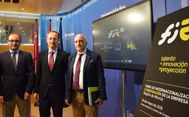 Javier Celdrán, durante la presentación del Foro de internacionalización de la empresa y la innovación.