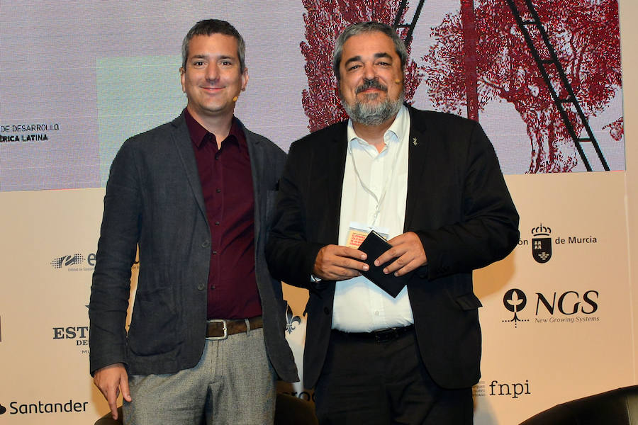 El Palacio del Almudí de Murcia acoge la segunda edición de una cita que busca analizar las relaciones entre España y Latinoamérica. 