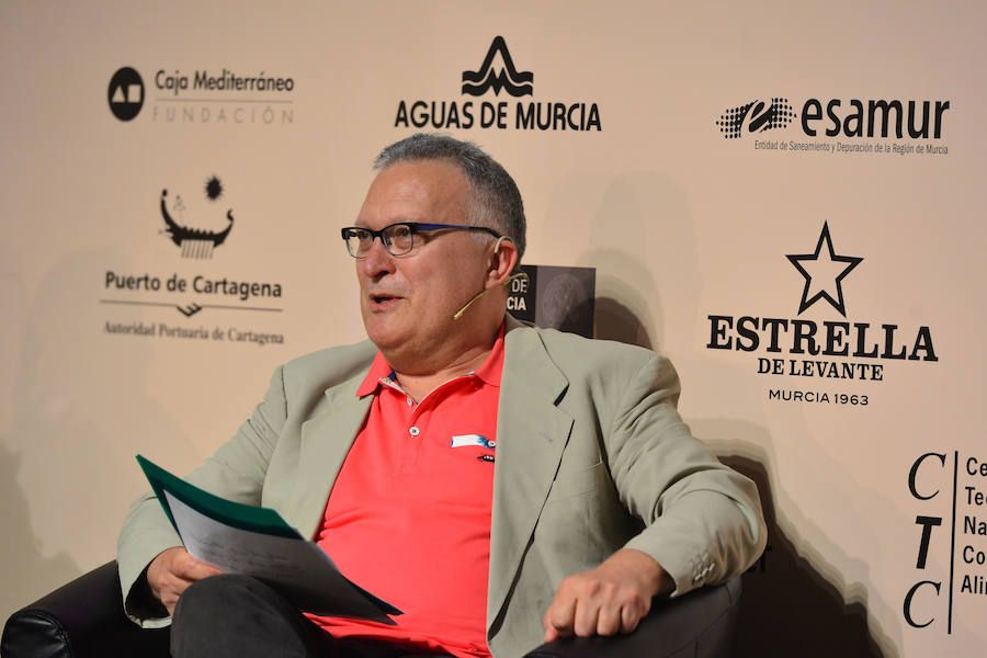 El Palacio del Almudí de Murcia acoge la segunda edición de una cita que busca analizar las relaciones entre España y Latinoamérica. 