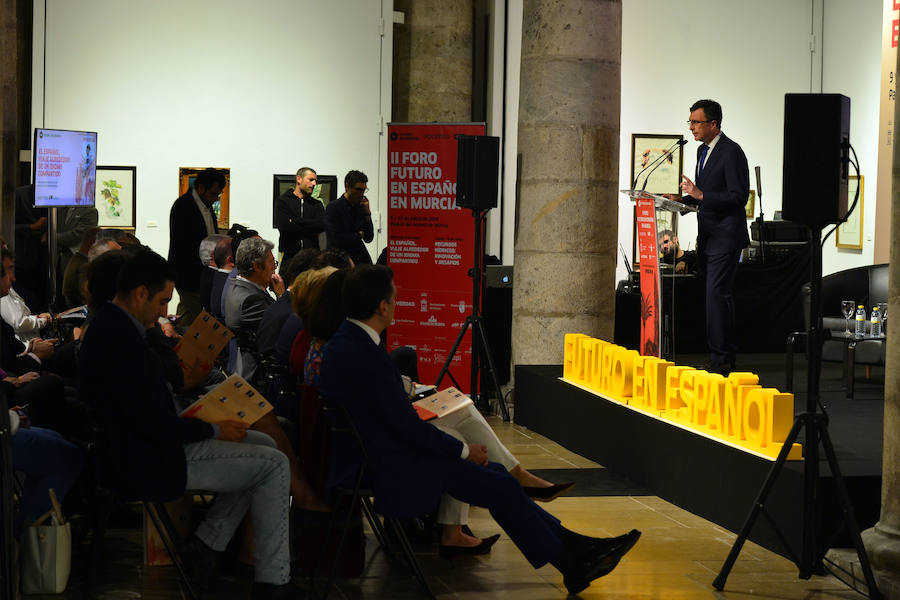 El Palacio del Almudí de Murcia acoge la segunda edición de una cita que busca analizar las relaciones entre España y Latinoamérica. 