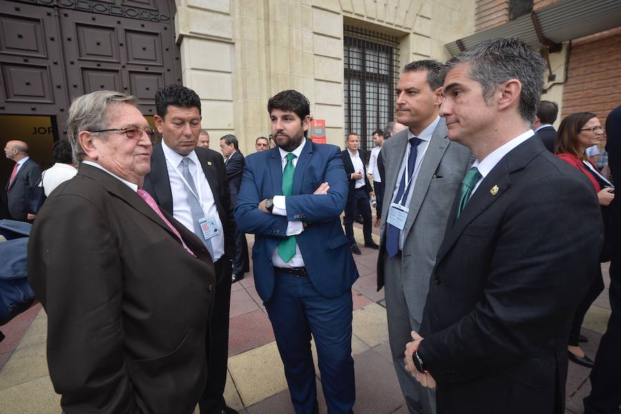 La ministra de Agricultura, que inauguró esta segunda jornada , abogó por «un pacto que asegure el equilibrio entre la defensa del medio ambiente y que mitigue los impactos negativos del cambio climático».