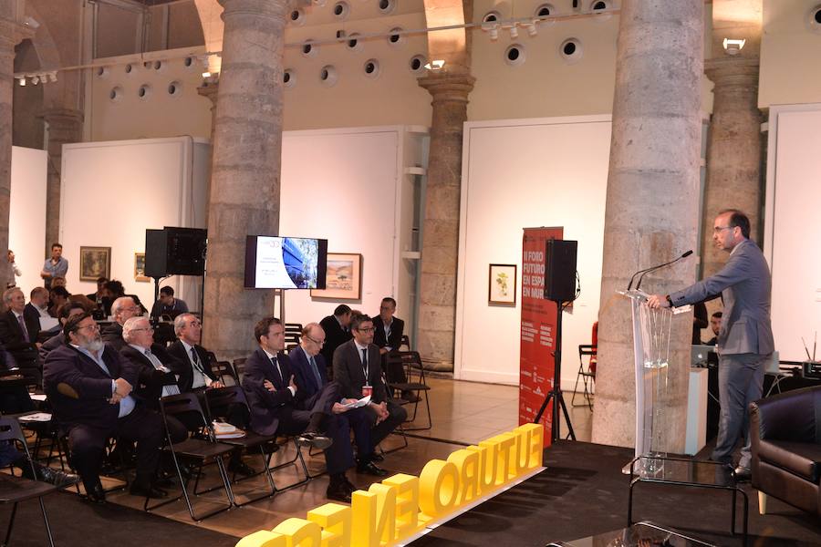 La ministra de Agricultura, que inauguró esta segunda jornada , abogó por «un pacto que asegure el equilibrio entre la defensa del medio ambiente y que mitigue los impactos negativos del cambio climático».