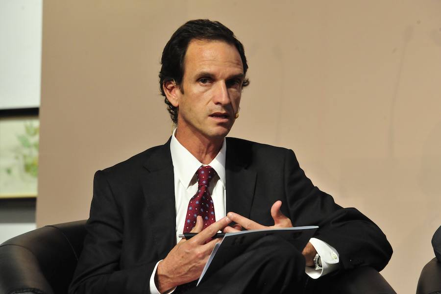 La ministra de Agricultura, que inauguró la segunda jornada del foro Futuro en Español, aboga por «un pacto que asegure el equilibrio entre la defensa del medio ambiente y su disponibilidad y que mitigue los impactos negativos del cambio climático»