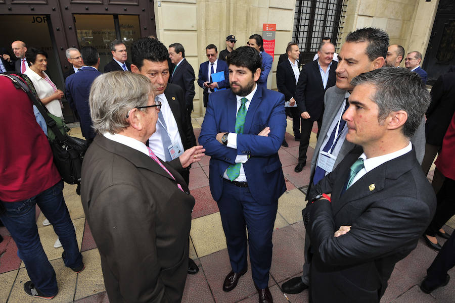 La ministra de Agricultura, que inauguró la segunda jornada del foro Futuro en Español, aboga por «un pacto que asegure el equilibrio entre la defensa del medio ambiente y su disponibilidad y que mitigue los impactos negativos del cambio climático»