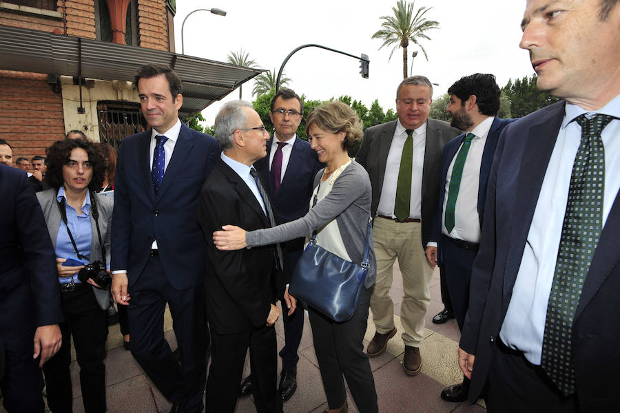 La ministra de Agricultura, que inauguró la segunda jornada del foro Futuro en Español, aboga por «un pacto que asegure el equilibrio entre la defensa del medio ambiente y su disponibilidad y que mitigue los impactos negativos del cambio climático»