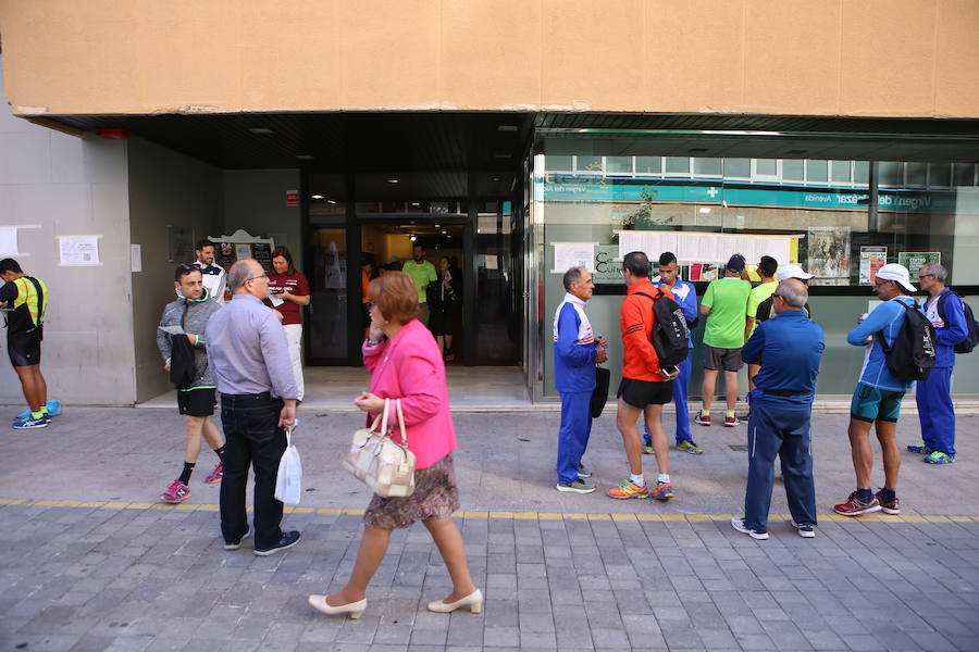 La carrera, que arrancó con el reparto de dorsales, no hubiera sido posible sin el trabajo de todos los voluntarios