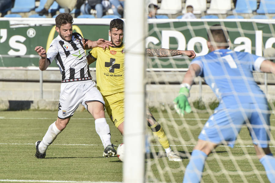 El conjunto de Mario Simón se despide de la categoría con una derrota en el Nuevo Vivero ante un equipo que se jugaba la permanencia