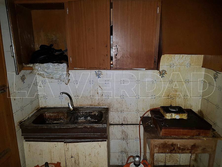 Dos policías locales rescatan a una madre y su hija a las que el cabeza de familia mantuvo retenidas contra su voluntad tras el aviso de familiares de la víctima