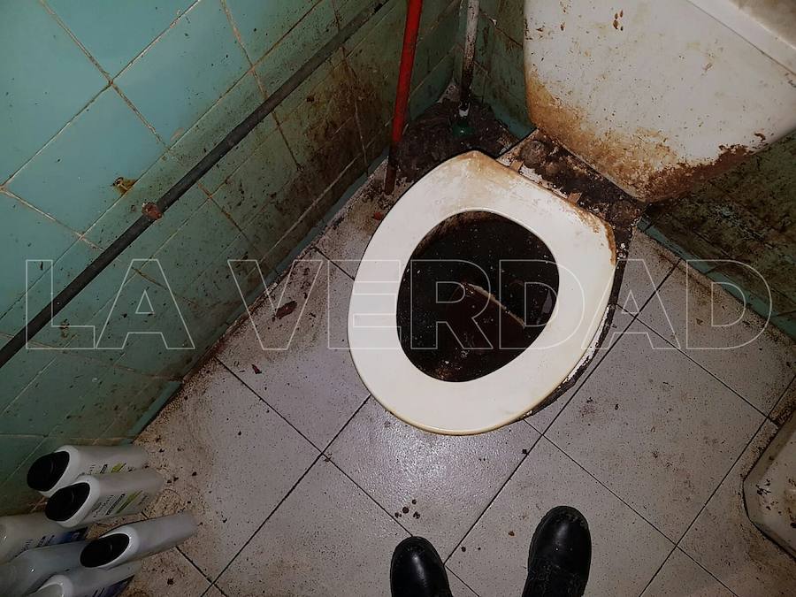 Dos policías locales rescatan a una madre y su hija a las que el cabeza de familia mantuvo retenidas contra su voluntad tras el aviso de familiares de la víctima