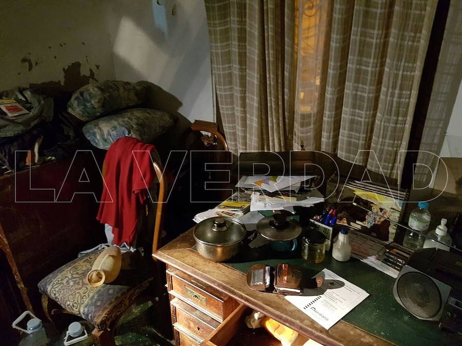 Dos policías locales rescatan a una madre y su hija a las que el cabeza de familia mantuvo retenidas contra su voluntad tras el aviso de familiares de la víctima