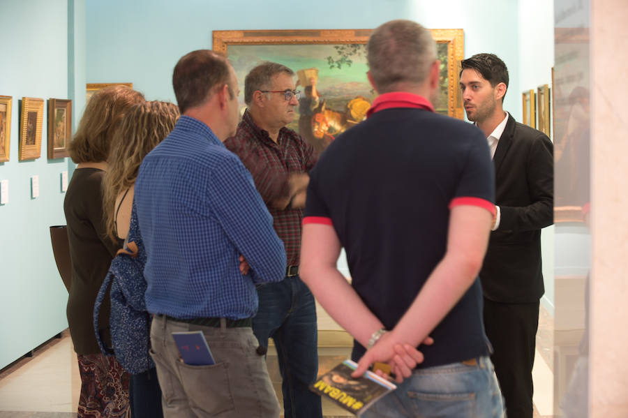 El Museo de Bellas Artes de Murcia abrió sus puertas durante la jornada de la Noche de los Museos y ofreció talleres sobre cine, actividades infantiles, visitas guiadas y representaciones teatrales