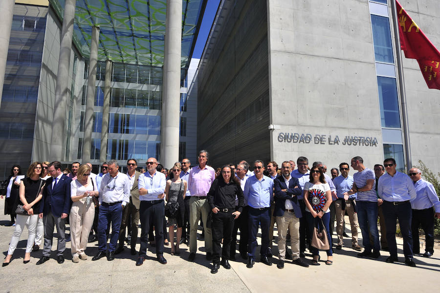 Prácticamente todas las salas de vistas de los juzgados de instrucción, primera instancia, de lo social y penales de la Ciudad de la Justicia de Murcia supendieron este martes sus vistas con motivo de la huelga de Justicia 