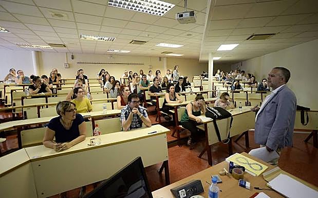 Imagen de archivo de una oposición de Educación. 