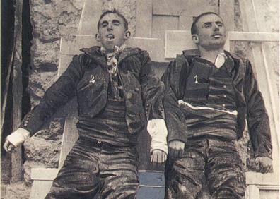 Imagen secundaria 1 - Cadáver laureado del pintor Mariano Fortuny y Marsal, 1874. | Los cadáveres de los bandoleros El Pernales (a la derecha) y El Niño del Arahal, exhibidos tras ser abatidos por la Guardia Civil. Villaverde de Guadalimar, 6 de octubre de 1907. | El novillero Enrique Pérez Ferrando muerto en la plaza de toros de Albacete, agosto de 1919.