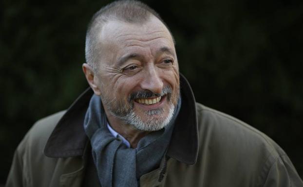 Arturo Pérez-Reverte. 