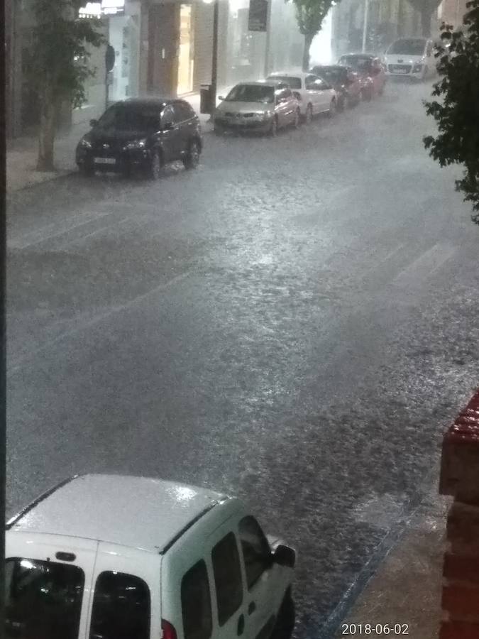 Una calle de Caravaca, llena de agua. 