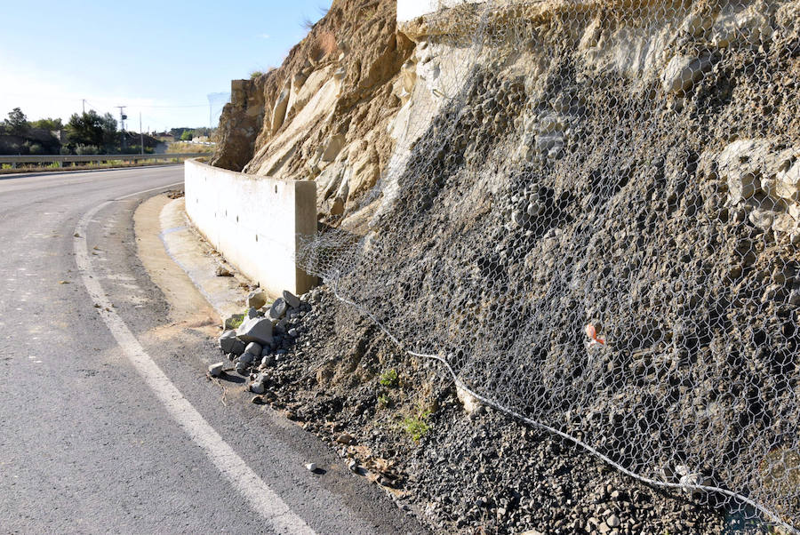 Desprendimiento de rocas en la carretera de Abarán a Blanca.