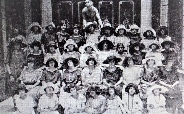 Alumnas de declamación del Conservatorio, en 1922.