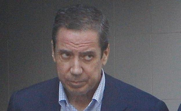 Zaplana, durante el registro de su chalé en Benidorm.