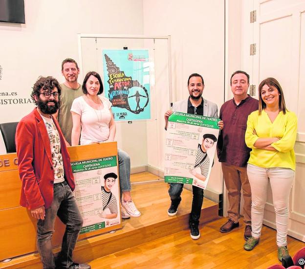 Presentación de la muestra final de curso en el Palacio Consistorial. 