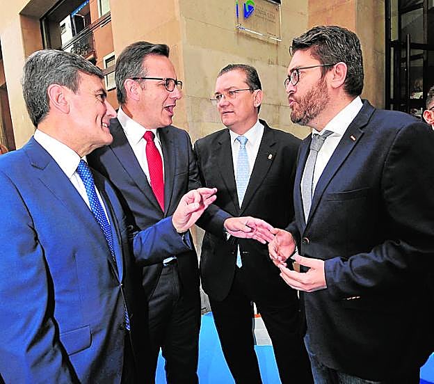 Pedro Saura, junto a Diego Conesa, Miguel Garaulet y Miguel Sánchez, en los actos del Día de la Región, el pasado sábado.