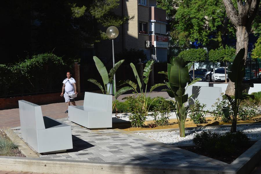 Los espacios beneficiados por los trabajos de mejora son el Jardín de la Calle Pintor Rosique, la Plaza de la Enseñanza, la Avenida San Juan de la Cruz y la Plaza San Benito