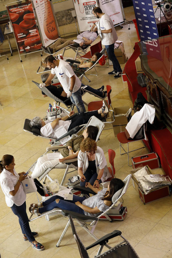 El Ayuntamiento de Murcia abre durante diez horas con motivo del III Maratón de Donación de Sangre de Murcia, una jornada solidaria para salvar vidas.