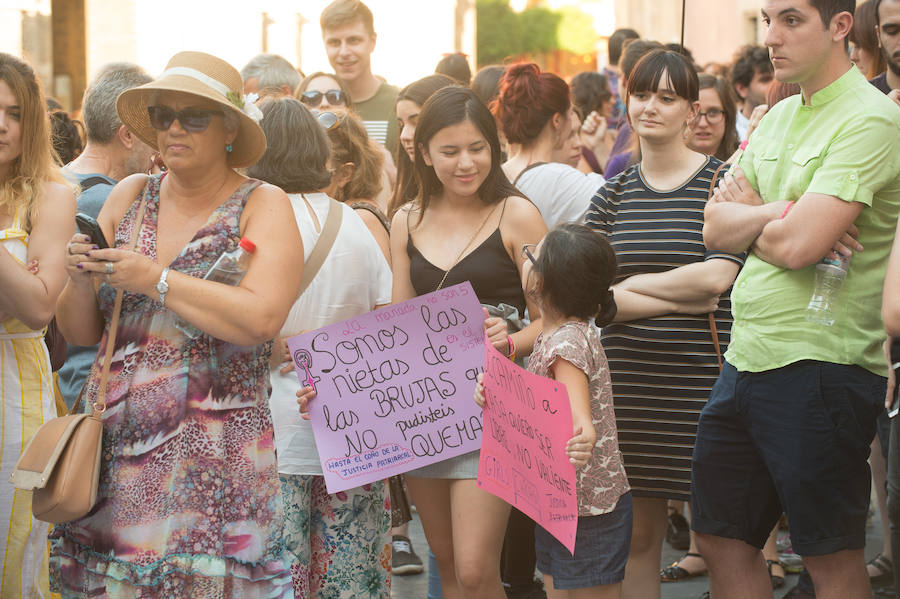 Concentración en la Plaza de Belluga de Murcia.