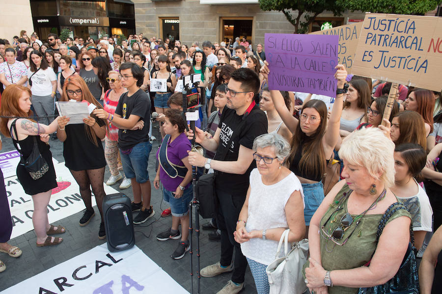 Concentración en la Plaza de Belluga de Murcia.