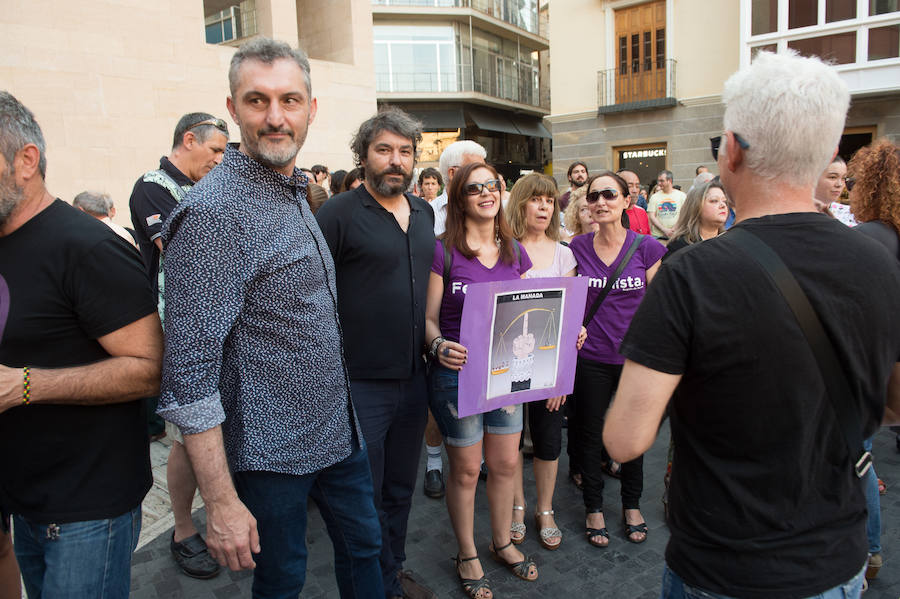 Concentración en la Plaza de Belluga de Murcia.