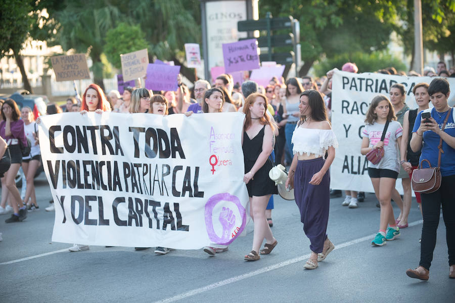 La concentración ha finalizado en Murcia con una marcha por las calles del centro.
