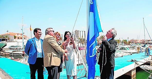 Turismo entrega las 31 banderas azules