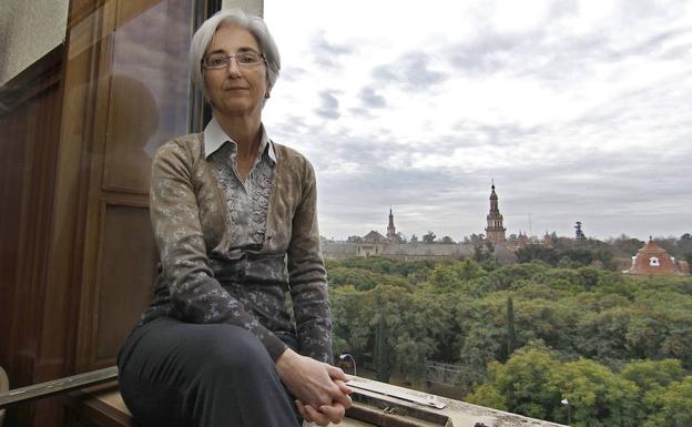 María José Segarra posa tras una entrevista. 