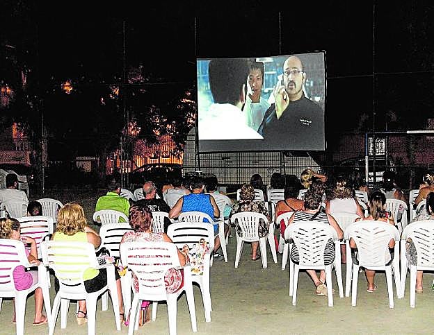 Cine de verano en la zona de Castillitos, en Los Dolores, en una imagen de archivo. 