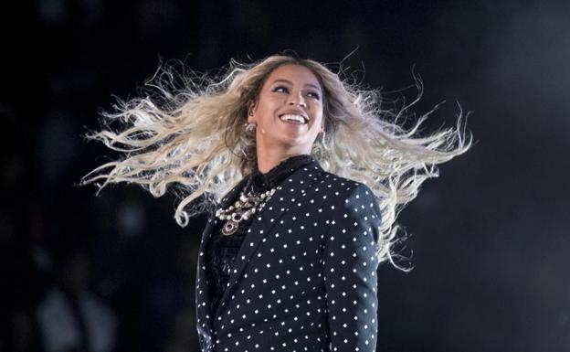 Beyoncé, rescatada del escenario durante su último concierto