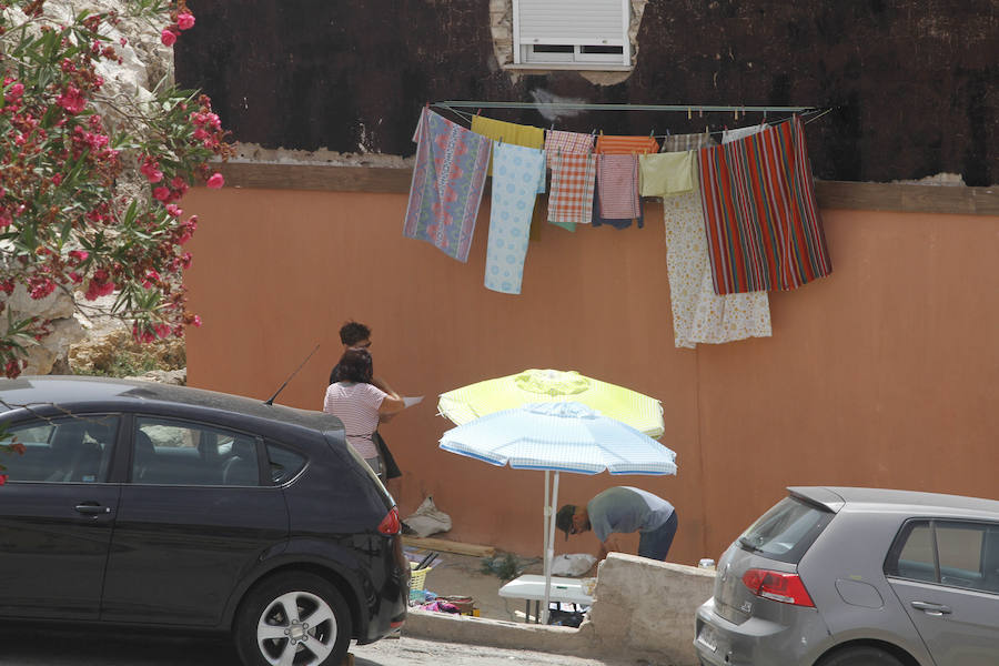 Una productora graba hoy varias escenas de la saga cinematográfica en el barrio, convertido por unas pocas horas en un suburbio mexicano