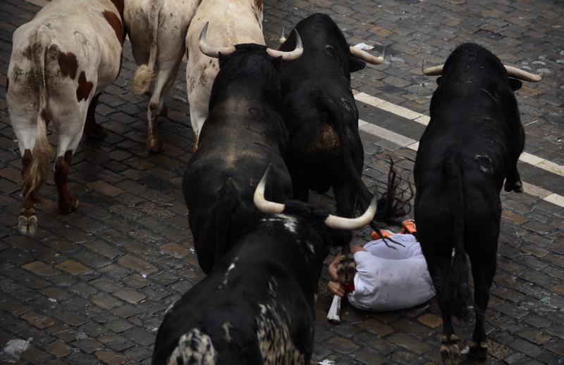 La carrera ha durado dos minutos y 54 segundos y ha sido tranquila, aunque ha habido momentos de peligro en Santo Domingo con los dos toros rezagados