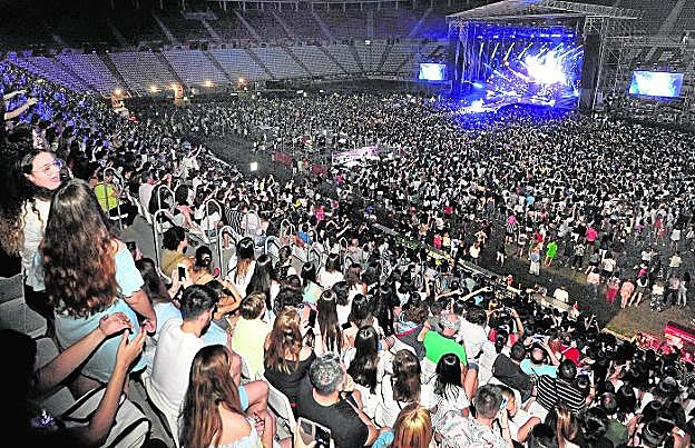 Aspecto que presentaba el estadio Nueva Condomina, el viernes por la noche, durante el concierto.