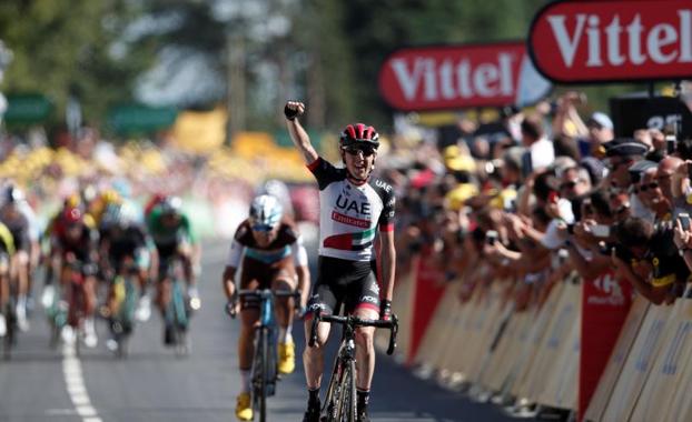 Dan Martin celebra su victoria. 