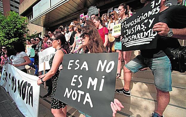 Los opositores exigen más transparencia