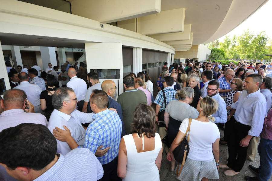 Empresarios, asociaciones y expertos arropan al Gobierno regional en el acto de protesta por la cancelación de la llegada de la Alta Velocidad en superficie a Murcia de forma provisional