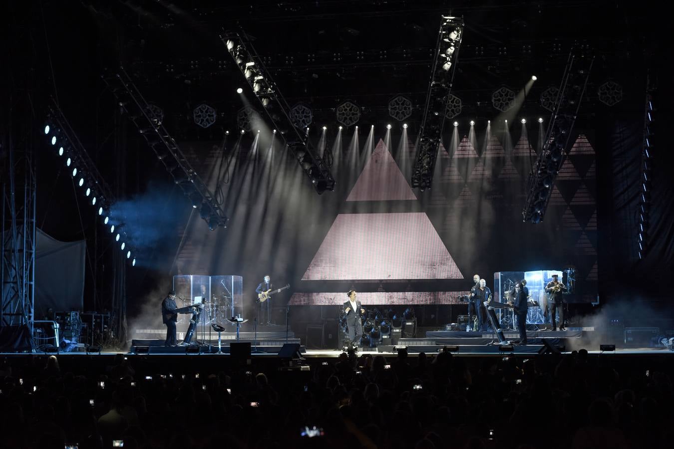 Alejandro Fernández inundó la Plaza de Toros de Murcia con la balada y la esencia de México.