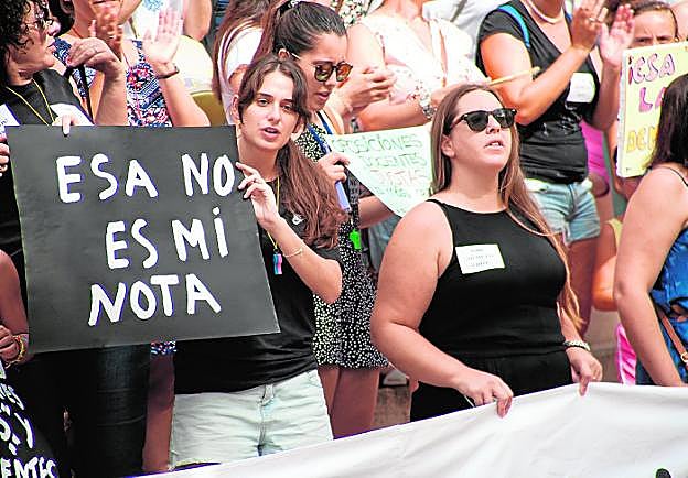 Los opositores reclaman ver sus exámenes