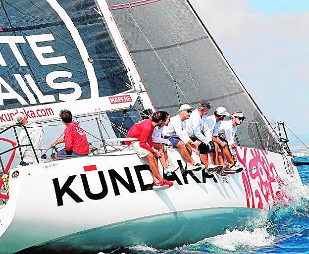 'El Carmen-Elite Sails' de José Coello, perteneciente al Club de Regatas de Cartagena. El 'Pez de Abril' de José María Meseguer, del Club Náutico de Portmán. 